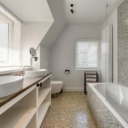 Les Grillons De Haan